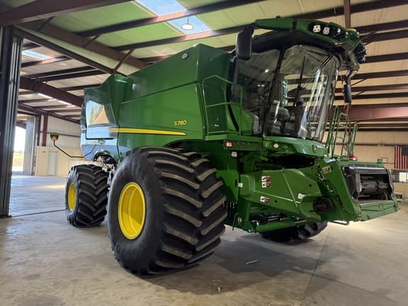 Image of John Deere S780 equipment image 1