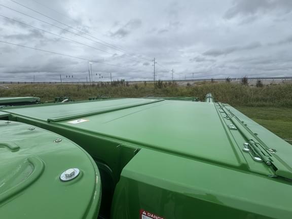 Image of John Deere S780 equipment image 4