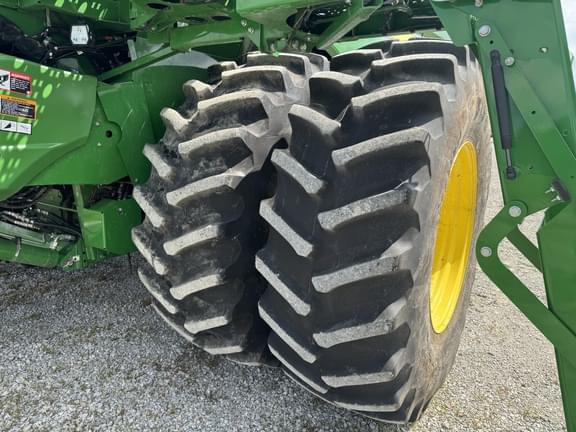 Image of John Deere S780 equipment image 1