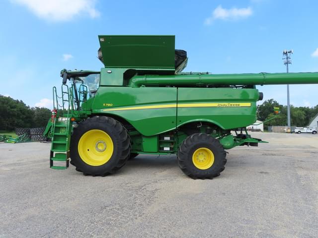 Image of John Deere S780 equipment image 2