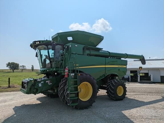 Image of John Deere S780 equipment image 2
