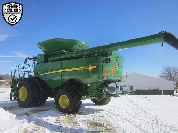 Image of John Deere S780 equipment image 2