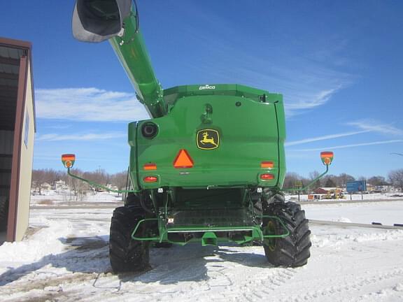Image of John Deere S780 equipment image 4