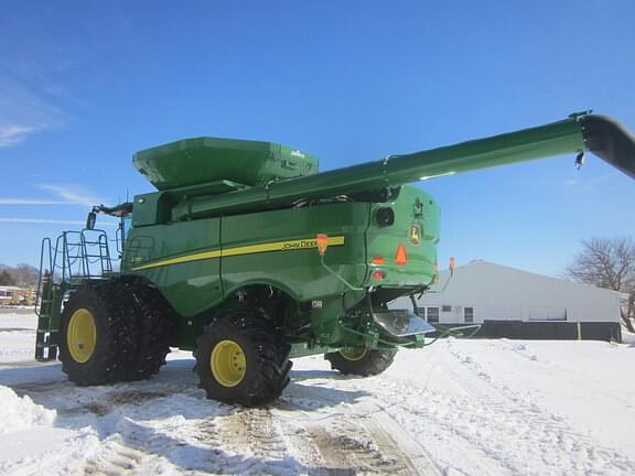 Image of John Deere S780 equipment image 2