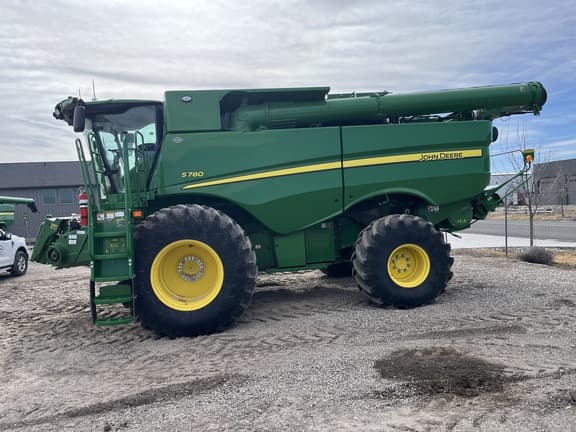 Image of John Deere S780 equipment image 4