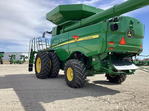 Image of John Deere S780 equipment image 3