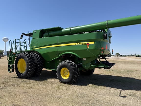Image of John Deere S780 equipment image 1