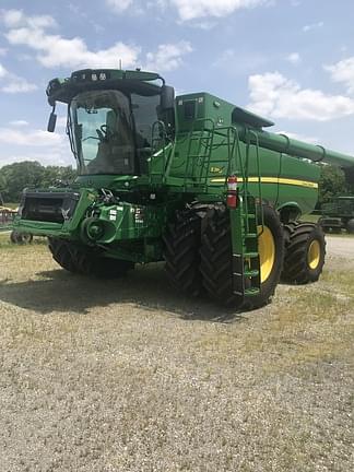 Image of John Deere S780 equipment image 1