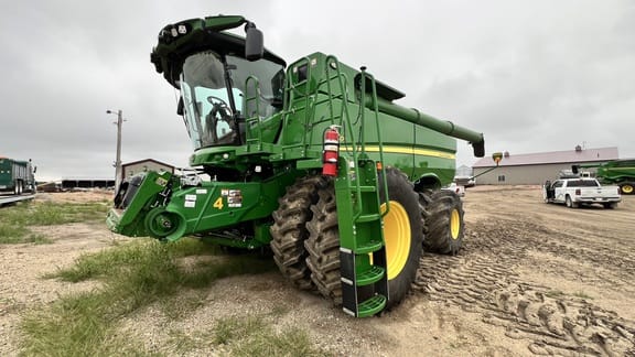 2024 John Deere S780 Equipment Image0