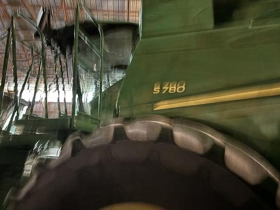 Image of John Deere S780 equipment image 2