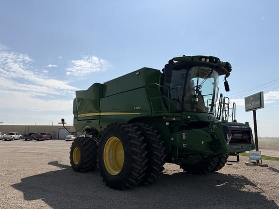 Image of John Deere S780 equipment image 1