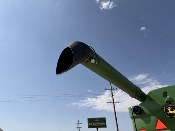 Image of John Deere S780 equipment image 4