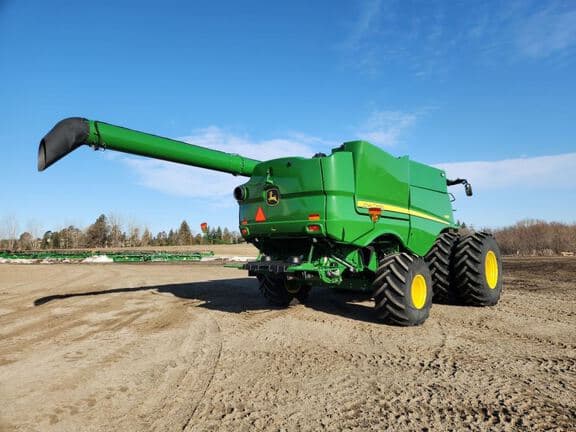 Image of John Deere S780 equipment image 4