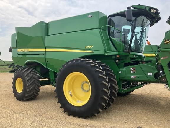 Image of John Deere S780 equipment image 2