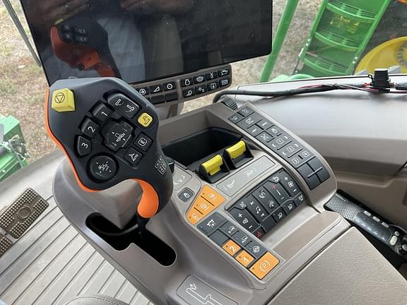 Image of John Deere S780 equipment image 4