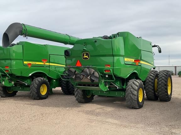 Image of John Deere S780 equipment image 4