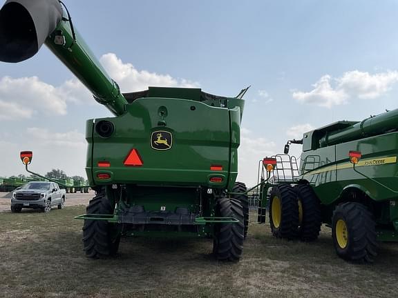 Image of John Deere S780 equipment image 3