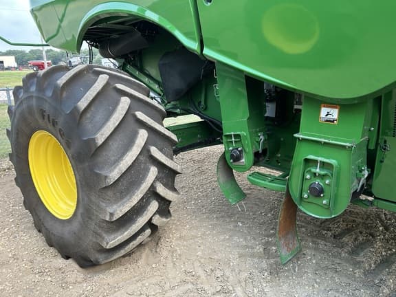 Image of John Deere S780 equipment image 2