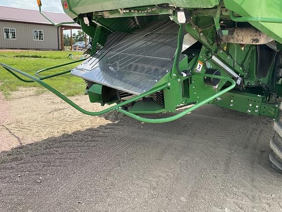 Image of John Deere S780 equipment image 2