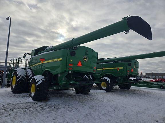 Image of John Deere S780 equipment image 1