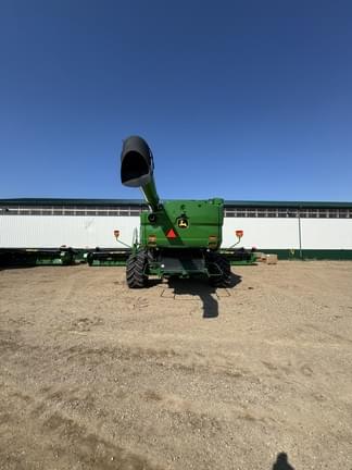 Image of John Deere S780 equipment image 2