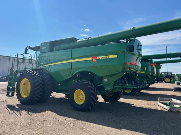 Image of John Deere S780 equipment image 2