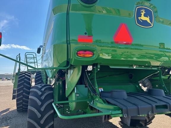 Image of John Deere S780 equipment image 3