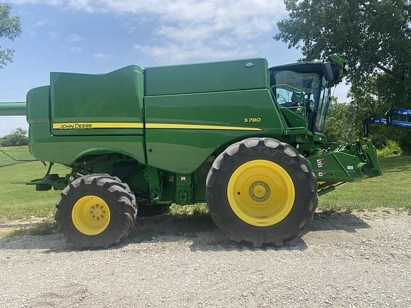 Image of John Deere S780 equipment image 4