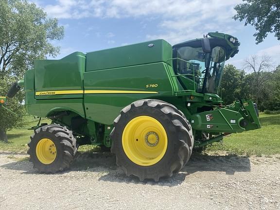 Image of John Deere S780 equipment image 1