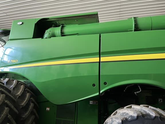 Image of John Deere S780 equipment image 3
