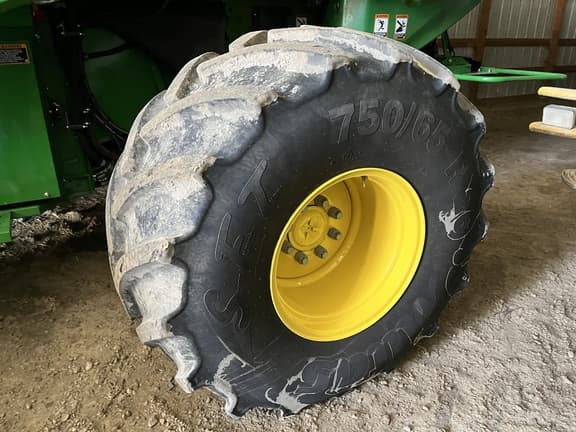 Image of John Deere S780 equipment image 2