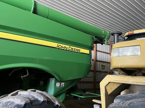 Image of John Deere S780 equipment image 4