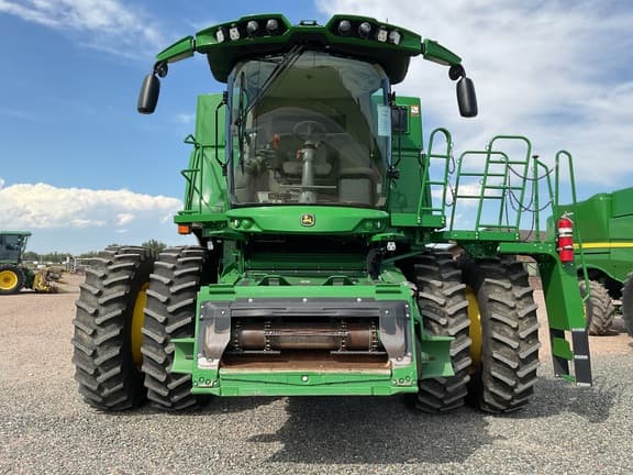 Image of John Deere S780 equipment image 1