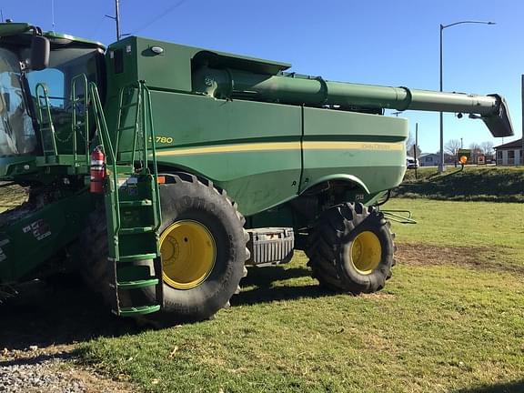 Image of John Deere S780 equipment image 1