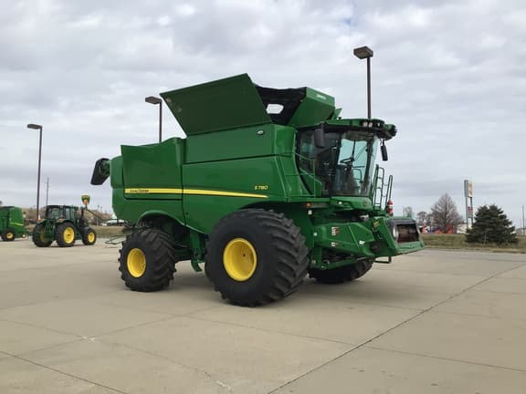 Image of John Deere S780 equipment image 3