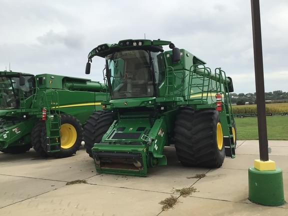 Image of John Deere S780 equipment image 1