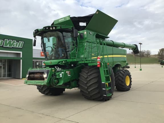 Image of John Deere S780 equipment image 1