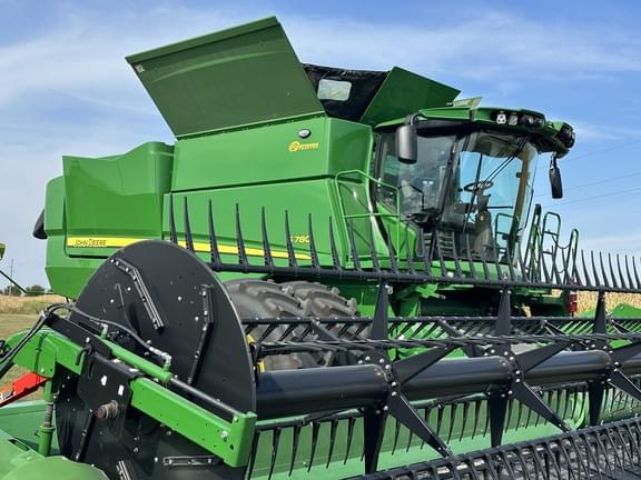 Image of John Deere S780 equipment image 1
