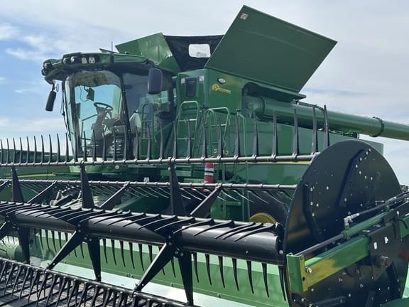 Image of John Deere S780 equipment image 3