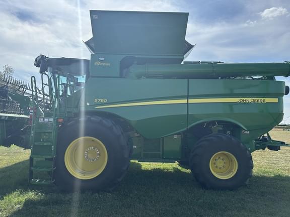 Image of John Deere S780 equipment image 4