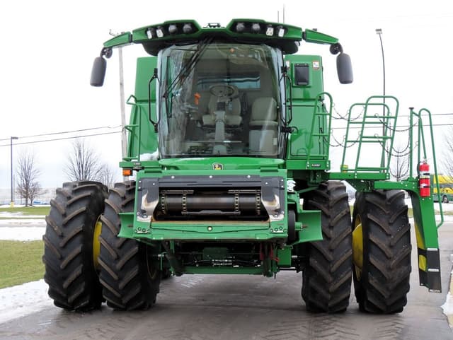 Image of John Deere S780 equipment image 4