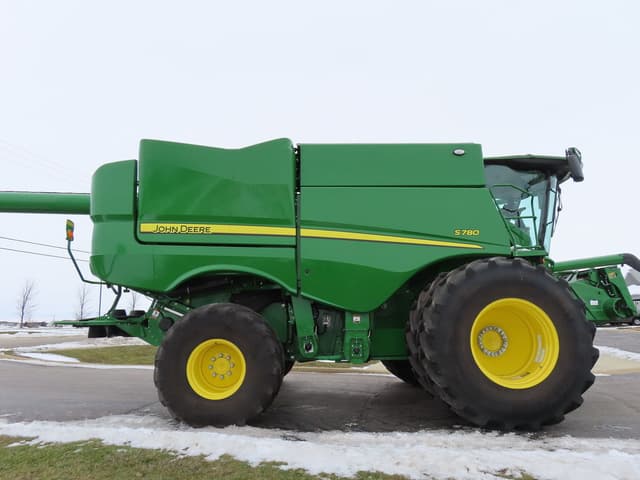 Image of John Deere S780 equipment image 3