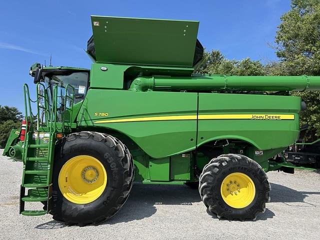 Image of John Deere S780 equipment image 2