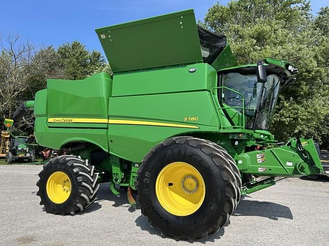 Image of John Deere S780 equipment image 1