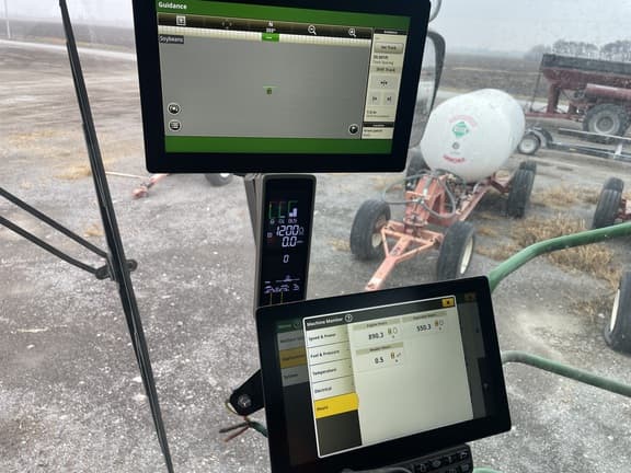 Image of John Deere S780 equipment image 2