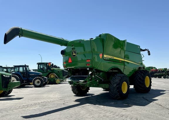Image of John Deere S780 equipment image 4