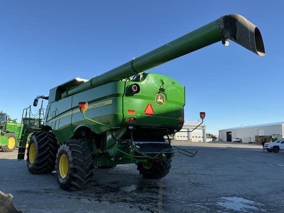 Image of John Deere S780 equipment image 3