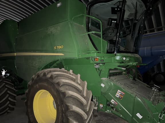 Image of John Deere S780 equipment image 1