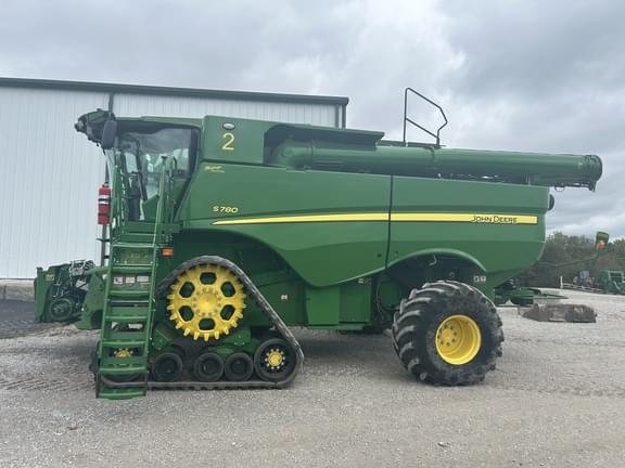 Image of John Deere S780 equipment image 1
