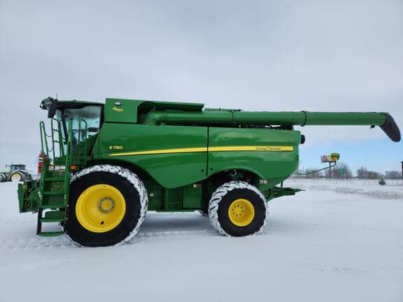 Image of John Deere S780 equipment image 1